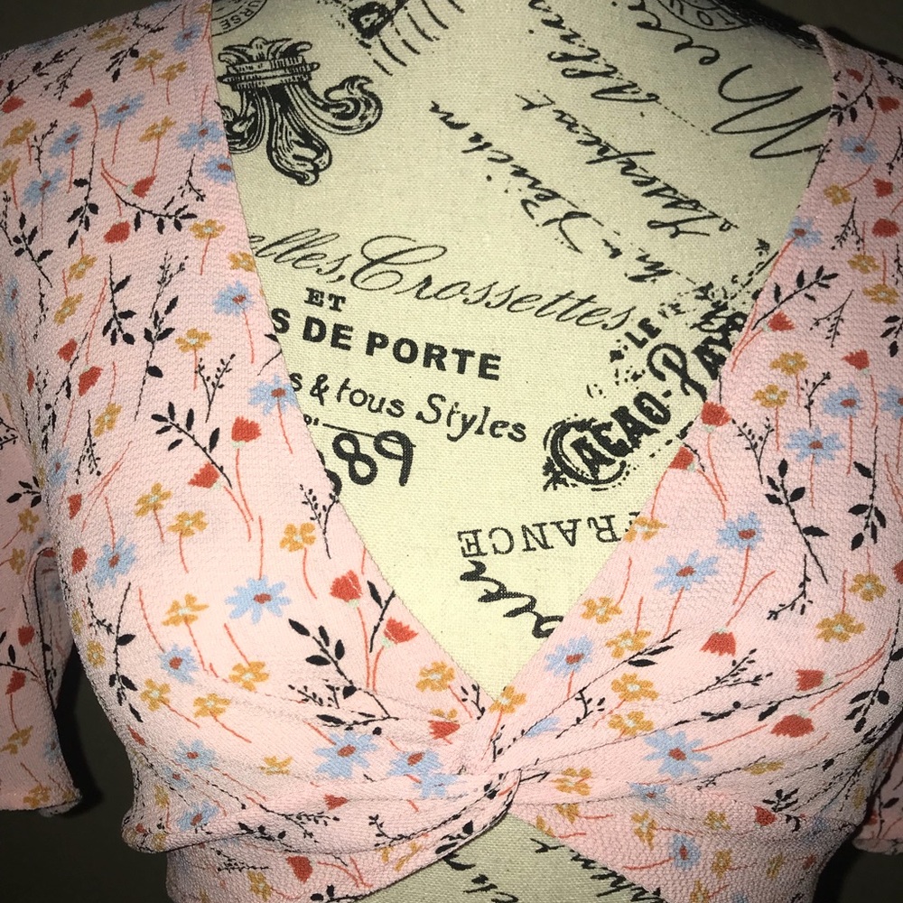 Pink Floral Casual Crop Top - Picture 2 of 5
